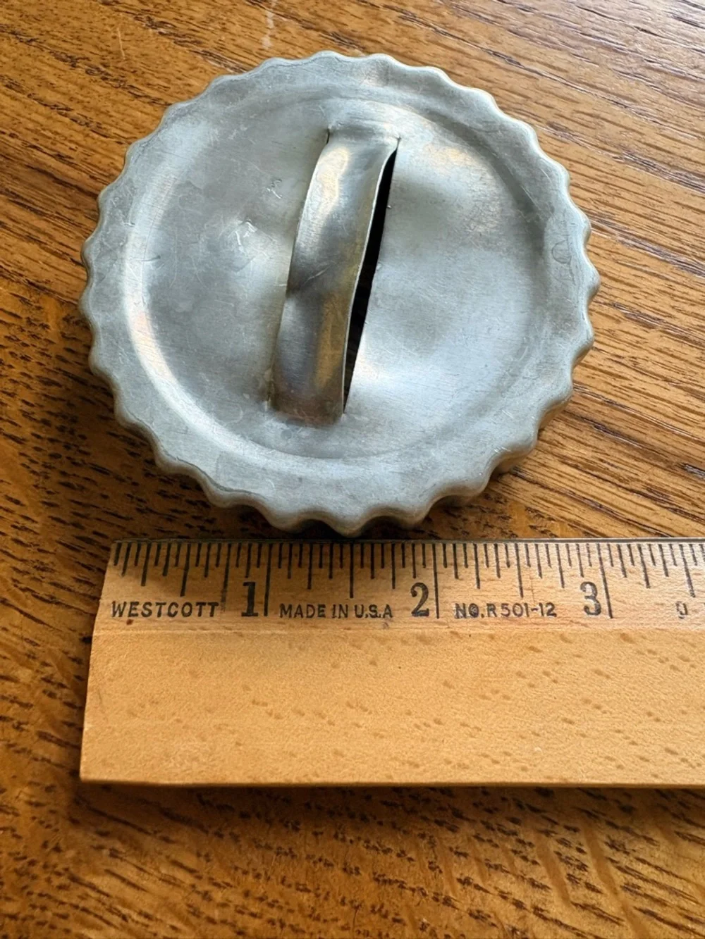 Vintage round metal tin scalloped cookie biscuit cutter